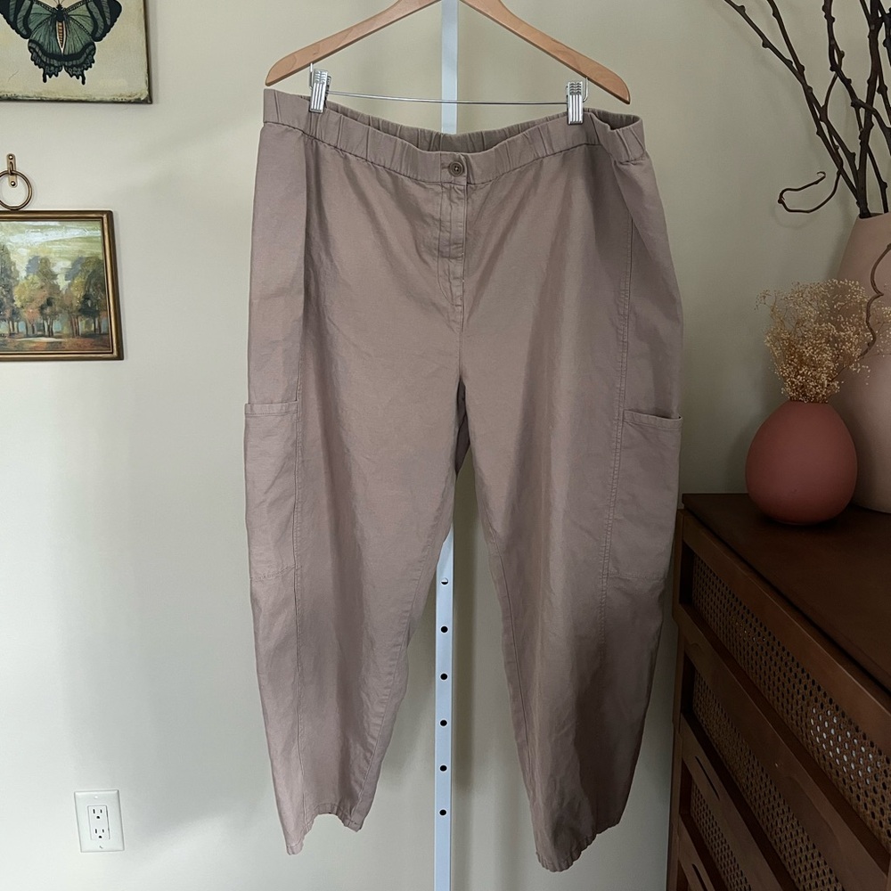 Eileen Fisher Cropped Pants in Taupe